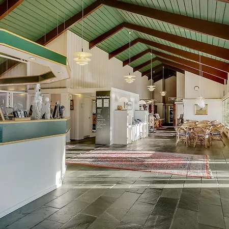 Montra Hotel