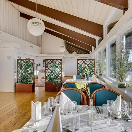 Montra Hotel 4*