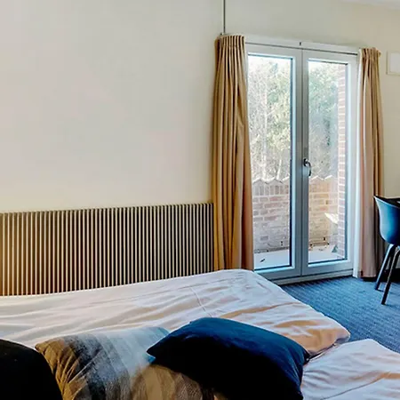 Hotel Montra 4*