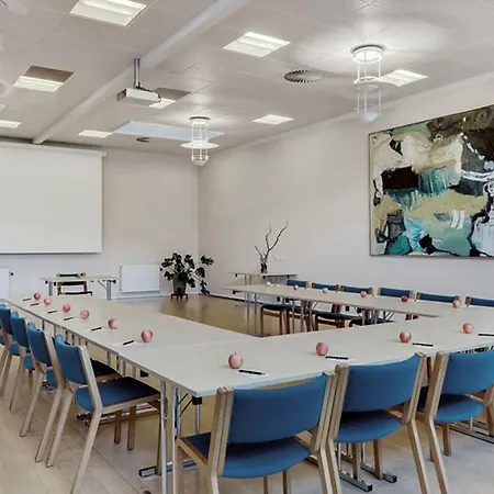 Hotel Montra 4*
