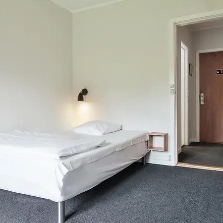 Hotel Montra 4*