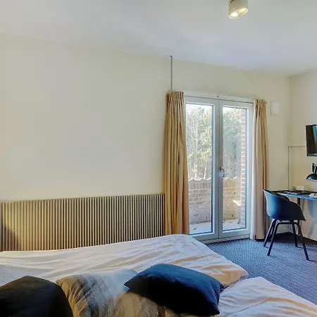 Hotel Montra 4*