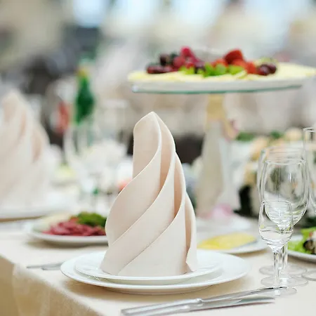 Montra 4* 汉斯特霍尔姆