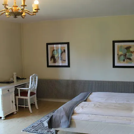 Hotel Montra 4*